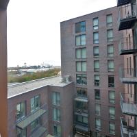 Stylish 1-Bed Apartment Near City Centre, MediaCityUK, Spinningfields, Old Trafford & Etihad, Sleeps 4, Netflix, Gym, Balcony, Nespresso Machine, Ideal for Professionals & Extended and Short Stays! - B&B Manchester