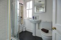 Licatas Apartment Cirencester, Cotswolds, Sleeps 6, 3 Bedrooms - Ferienwohnung Cirencester