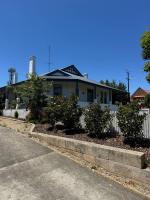 1920's Local Heritage Character home 'Rangatira' 3 bedroom, 2 living room family home - Chambres d’hôtes