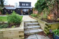 Historic Tring 2 Story Flat on High Street - B&B