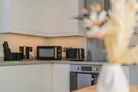 2 Bedroom, 2 Bathroom Garden Flat, By Primal Estates Short Lets in Brighton - B&B Brighton