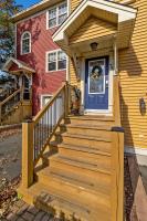 Freshwater Joys 4BR Jellybean Home Near Downtown - Chambres d’hôtes Saint-Jean de Terre-Neuve