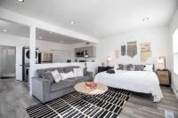 The Barber Loft-Close to Downtown 35 Mins to Ski - B&B