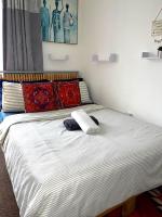 Crescent 1 bed Apartment - B&B Goodmayes