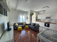 Sunny Apt 20 min St Peter by train - B&B