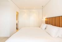 La Quinta 3 Bedroom Ultra Modern Apartment with Private Hot Tub - Chambres d'hôtes Málaga