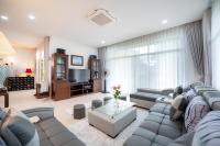 Sriwaree Pool Villa Khao Lak - 8 meters pool - 3 bedroom - 2 bath - Bed and Breakfast Ban Khao Lak