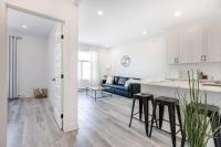 M11 Upscale Spacious 1BR wKingBed AC in Heart of PlateauMile-End - Bed and Breakfast Montréal
