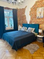 Zimmer mit Queensize-Bett und Balkon