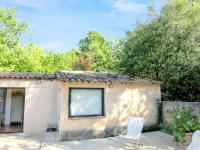 Maison charmante proche de Barjols avec piscine privée - Bed and Breakfast