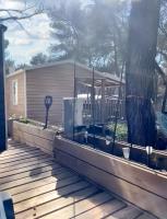 Bungalow confortable à Nans-les-Pins avec piscine partagée - B&B