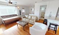 BEST BEACH Cottage Two Gorgeous Ocean Views - Renovated Like POTTERY BARN - Beach Steps Away - B&B Saint Augustine Beach