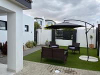 Home in Parklands East - B&B Cape Town