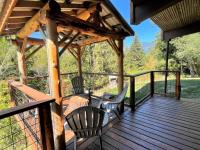 Valley View Cabin | AC, Fireplace, BBQ, Mt. View - B&B Packwood