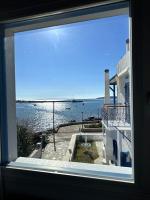 Seafront 3-bedrooms Cycladic Apt South Paros - B&B Alyki