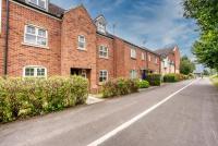 Spacious 6-bedroom house - 3 parking spaces - Superfast Wi-Fi - Close to M5 - Long-stay rates! - Chambres d'hôtes Gloucester