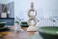 Stylish Three Bedroom House in Liverpool by Eason Stays, Ideal For Contractors Digs and Tourists, with Free Parking - B&B