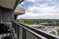 Panoramic View - Albert Park Lake & Shrine Views - B&B Melbourne