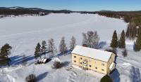 Napapiirin Eräkartano - B&B