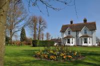 Hookwood Lodge - Bed and Breakfast Horley