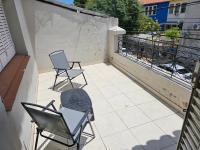 Depto céntrico con gran terraza - B&B