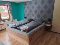 Dreibettzimmer mit eigenem Bad