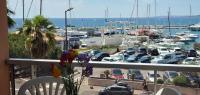LE CAPITOLE Vue mer Studio cabine 27m2 2 adultes 2 enfants avec climatisation et garage - Chambres d'hôtes Fréjus