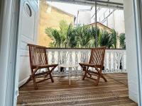 LES MALDIVES, T2, Balcon, Hyper centre Place aux Herbes - Chambres d’hôtes