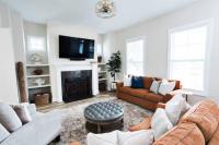 Pink House with Game Room - 3BR - B&B Columbia