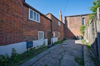 4-Bedroom Central Canterbury Cottage - B&B