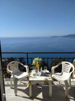 DAVANTI AL MARE, FRA PORTOFINO E LE 5 TERRE - IN FRONT Of THE SEA, BETWEEN PORTOFINO AND THE 5 TERRE - Bed and Breakfast