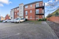 Balmoral Court -Sleeps 6 -Free Parking with Workstation & High-Speed WiFi - B&B