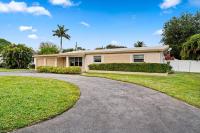 World Cup Luxury Base - 4 Miles to Hard Rock Stadium with Private Pool & Parking - Chambres d’hôtes Pembroke Pines