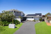 Deja Bleu - great family home with jetty - Chambres d’hôtes Port Macquarie