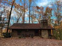 Treetop Hideaway - Summer Escape with HOT TUB - Ferienwohnung Gatlinburg
