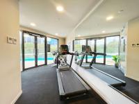 Relaxing Aircon Studio Living Beside Park in CBD - Pool & Gym - B&B Auckland