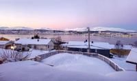Uranus apartment - view over Tromsøya - Ferienwohnung