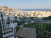 Απεριόριστη Θέα δίπλα στην πόλη - B&B Áno Sýros