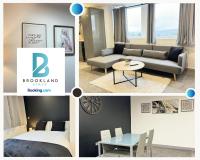 Two Bedroom Flat by Brookland Stays Serviced Accommodation Short Lets Leeds with Free WiFi - Ferienwohnung