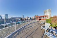 Loft in Entertainment District with FREE underground Parking - B&B