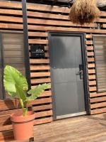 Modern, Eco - friendly Accra hideaway - B&B