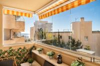 Coastal 2BR Apartment, Parking, Pool - Chambres d’hôtes Benalmádena