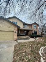 Spacious 4-bed family home with park views - B&B