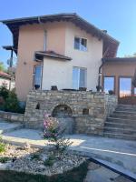 The Mirrors GuestHouse - Къщата с огледалата - B&B Malki Chiflik