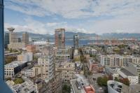 Luxury 2 Bed 2 Bath Condo Downtown Vancouver with Free Parking - B&B