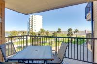 Across From Beach Resort-Style Galveston Condo - B&B