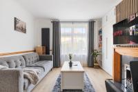 Luxurious 4 bedroom home - B&B