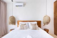 One-Bedroom Apartment (Upstairs)