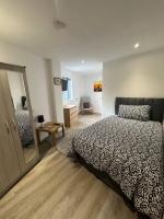 West Bridgford Private En-suite Room - Room #3 - Bed and Breakfast