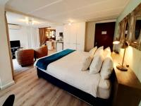 Studio Lit King-Size Deluxe